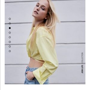 Cropped yellow Zara top